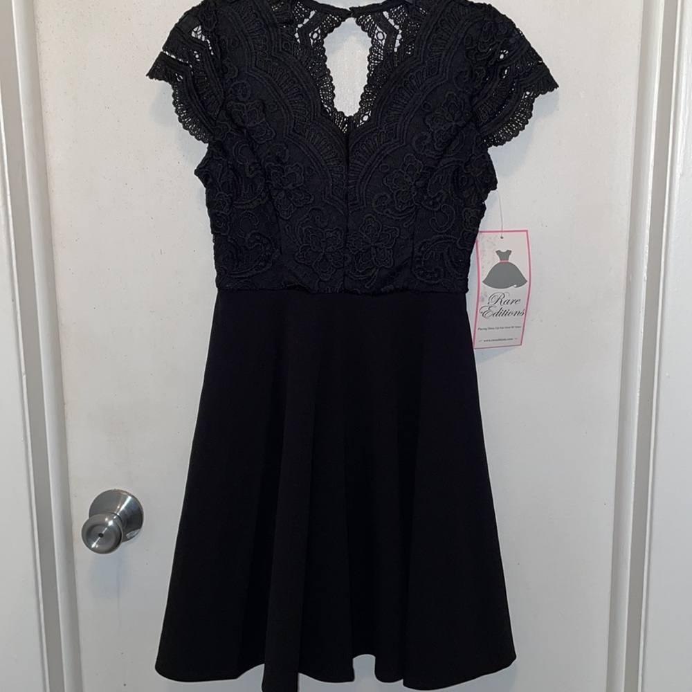 Pretty “Rare Editions “ Black dress with lace top- SZ 8, cap sleeve- NWT